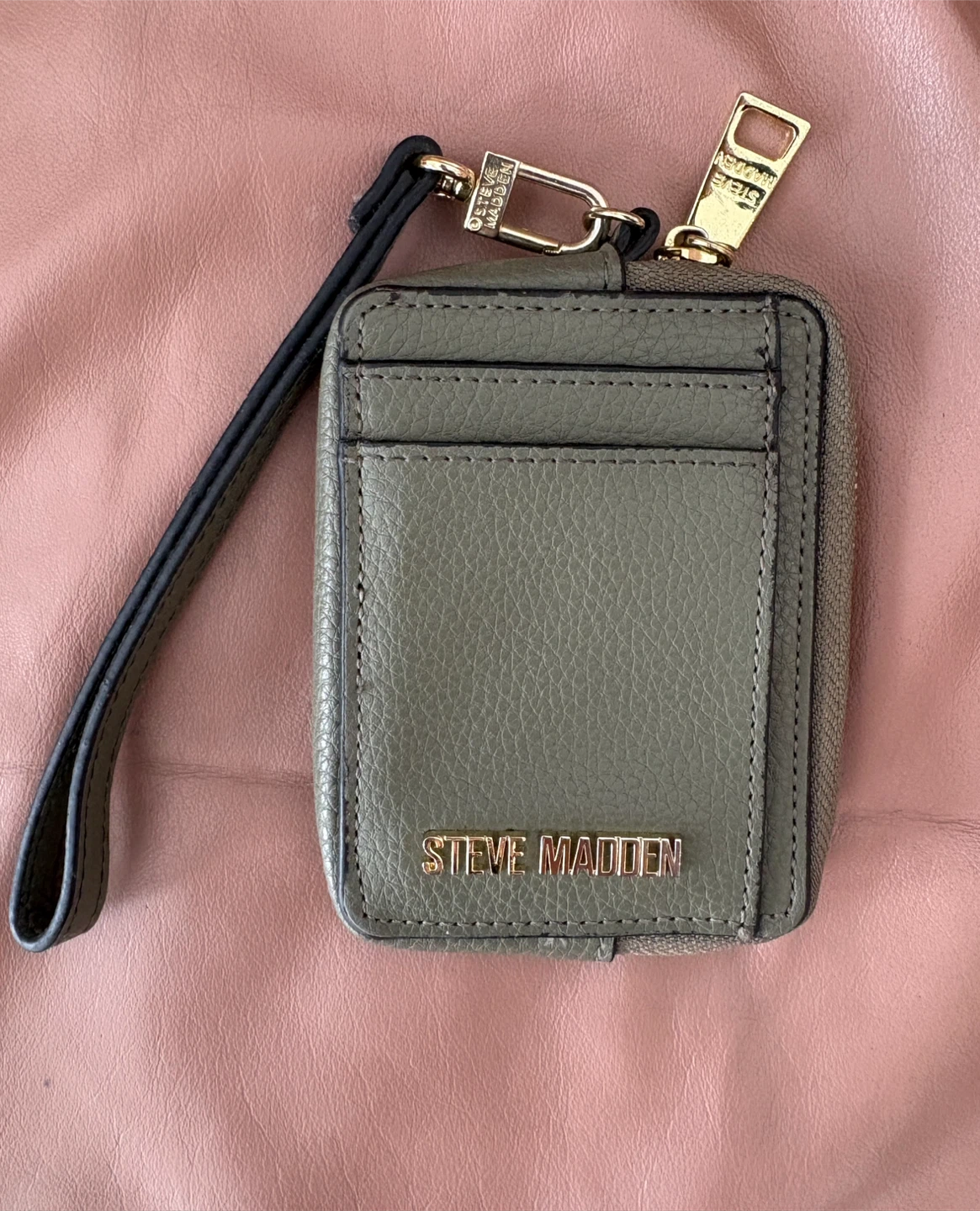 Steve Madden Green Bpipper Zip Around Card Case Wristlet