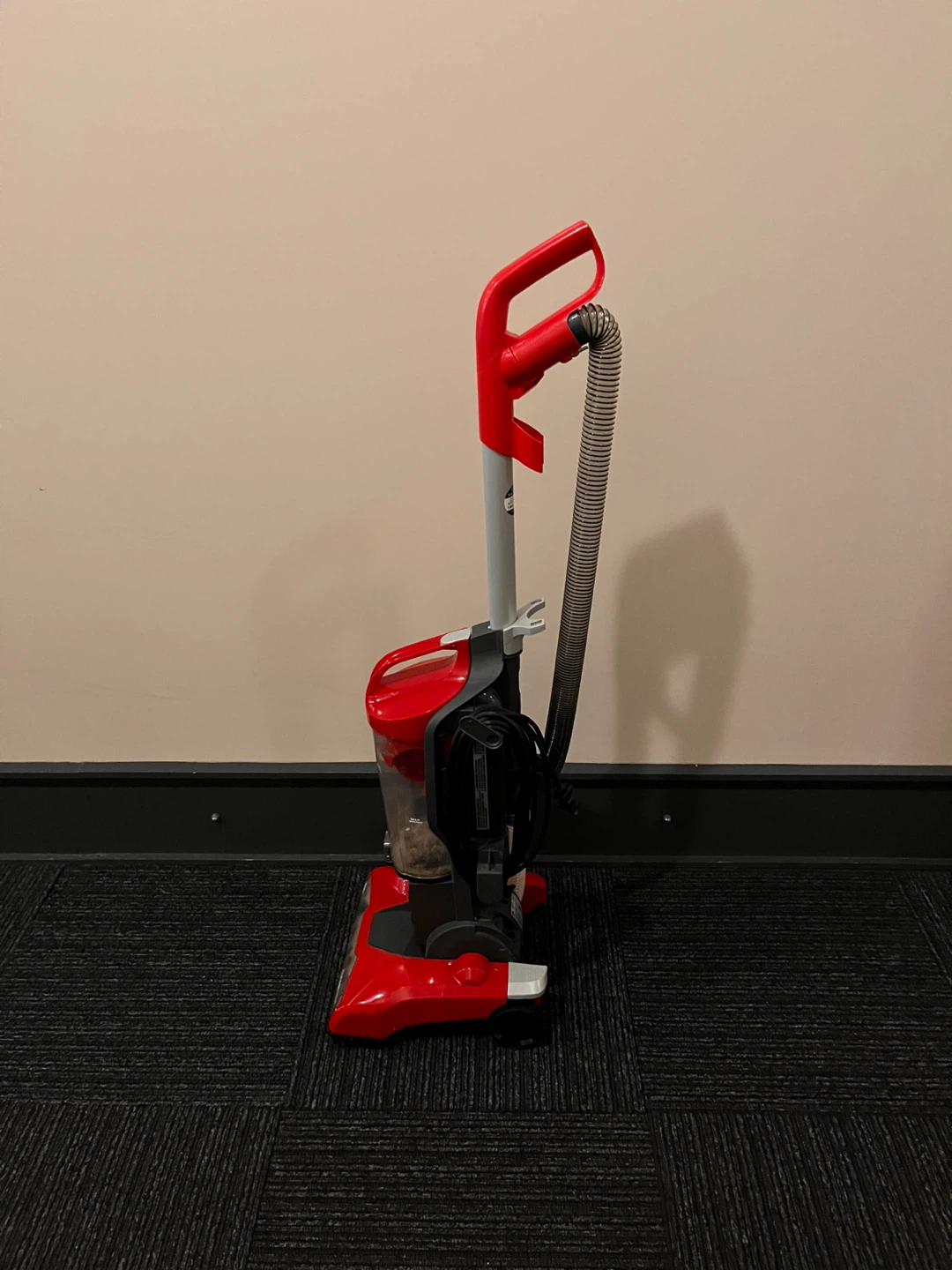 Dirt Devil Featherlite Bagless Upright Vacuum
