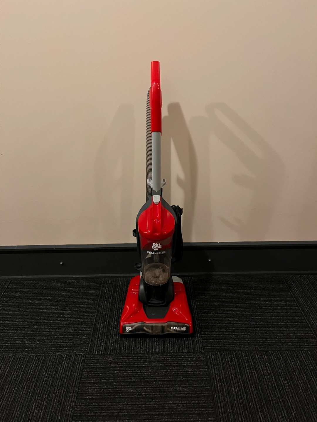 Dirt Devil Featherlite Bagless Upright Vacuum - photo 2