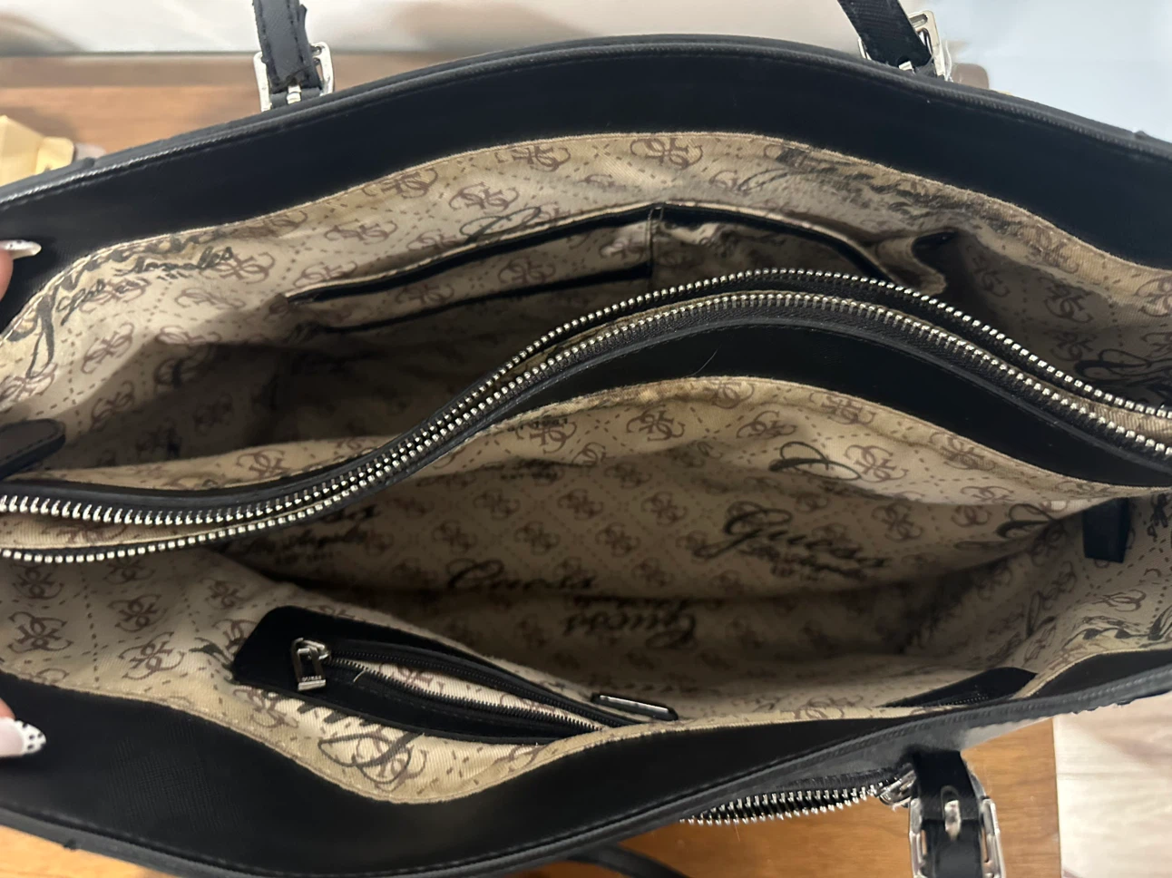 Black Guess Purse/ Tote Bag - photo 5