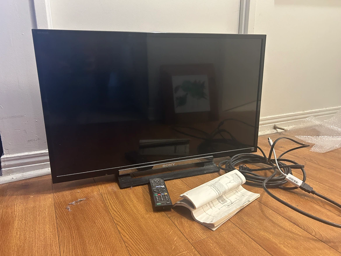 Sony Bravia ( stupid) TV. 31.5 “
