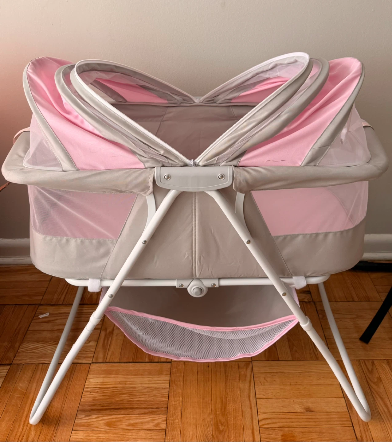 Dream On Me Bassinet - Foldable and Portable - photo 4