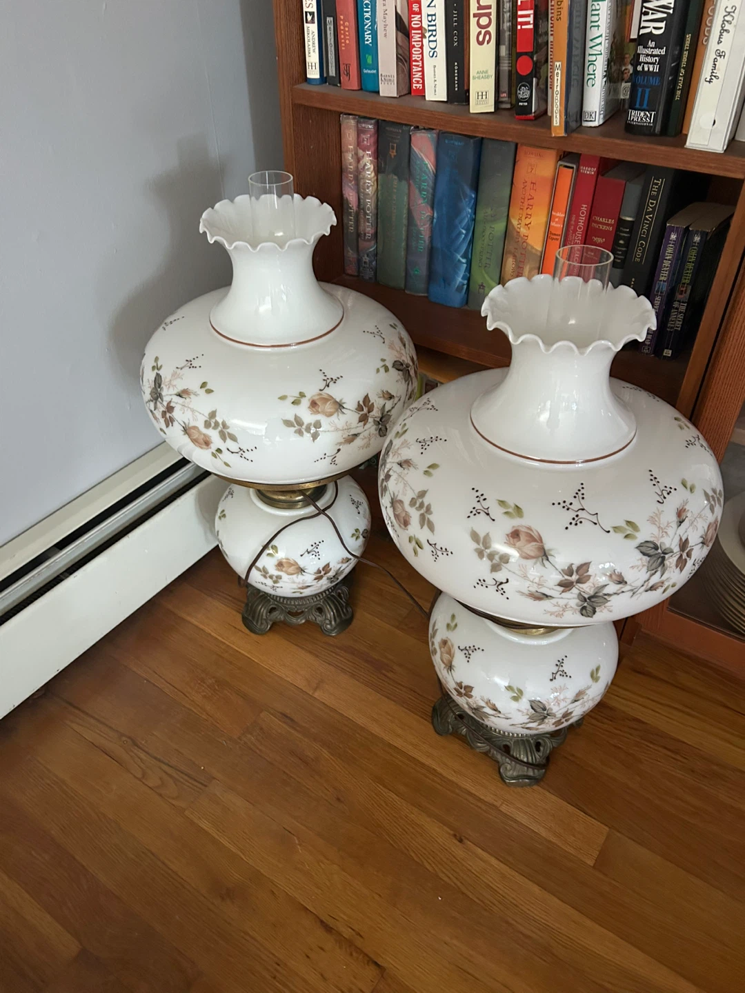Vintage Floral Hurricane Table Lamp