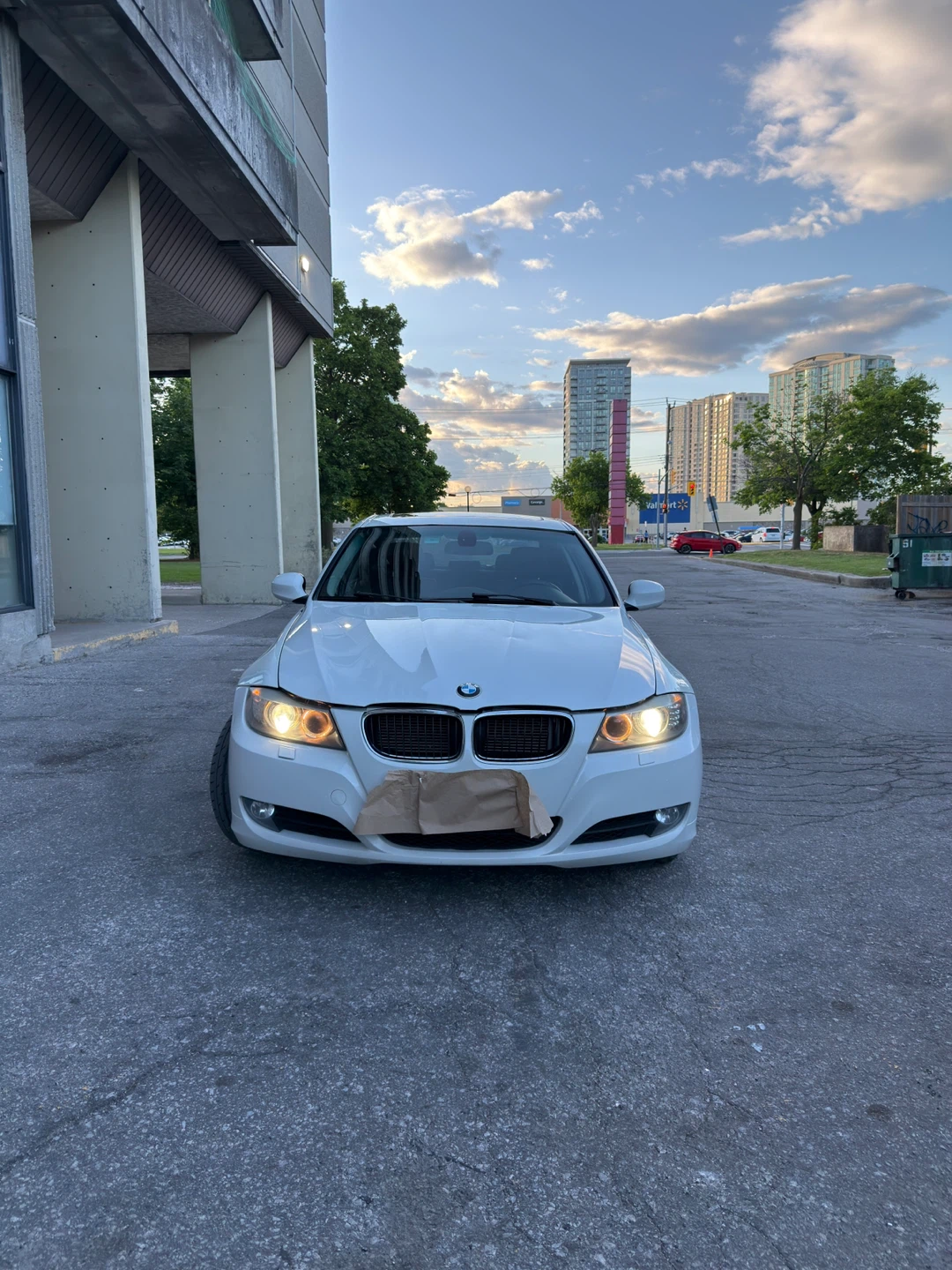 2011 BMW 328i Sedan - photo 2