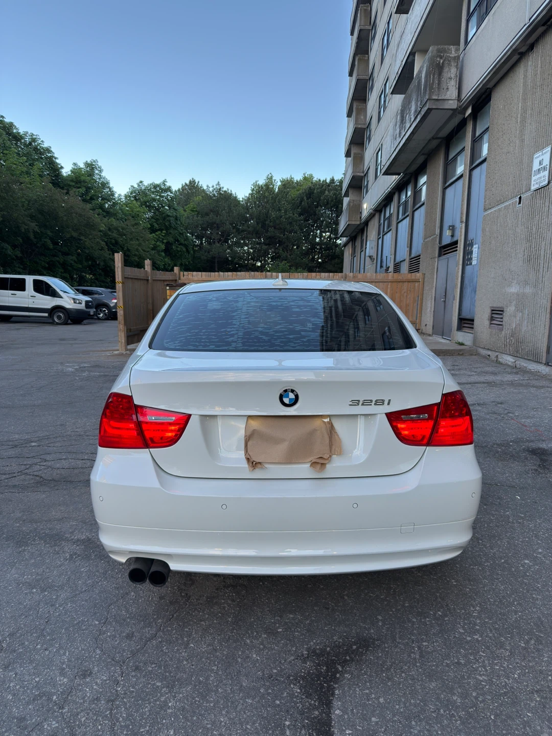 2011 BMW 328i Sedan - photo 3