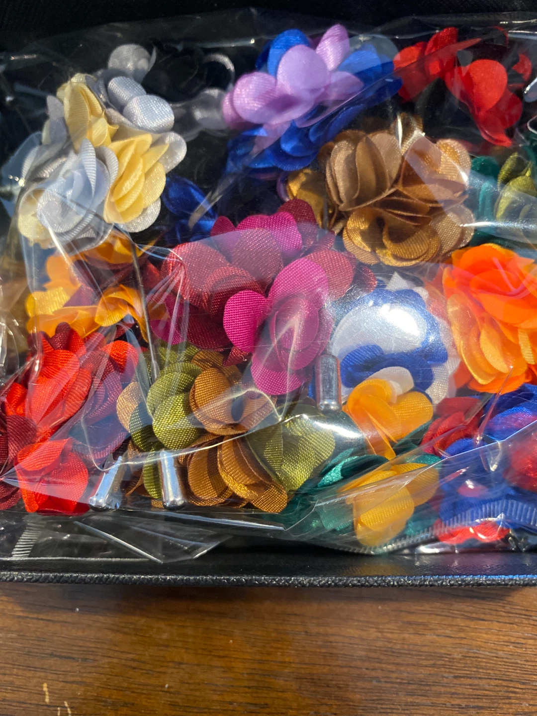 Lapels - Mixed Colour Fabric Flowers for Crafts - photo 2