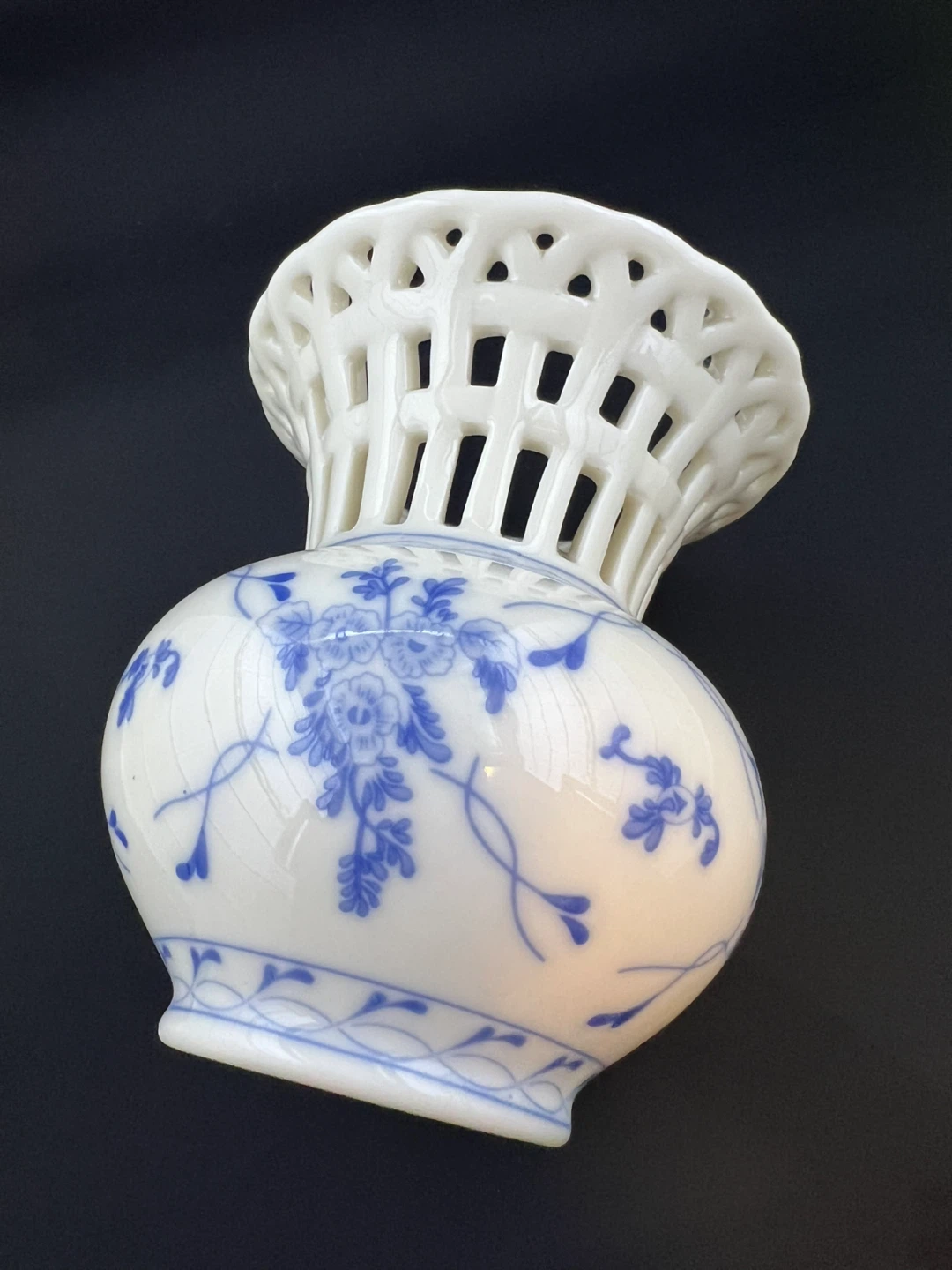 Vintage Avon Porcelain Vase - photo 5