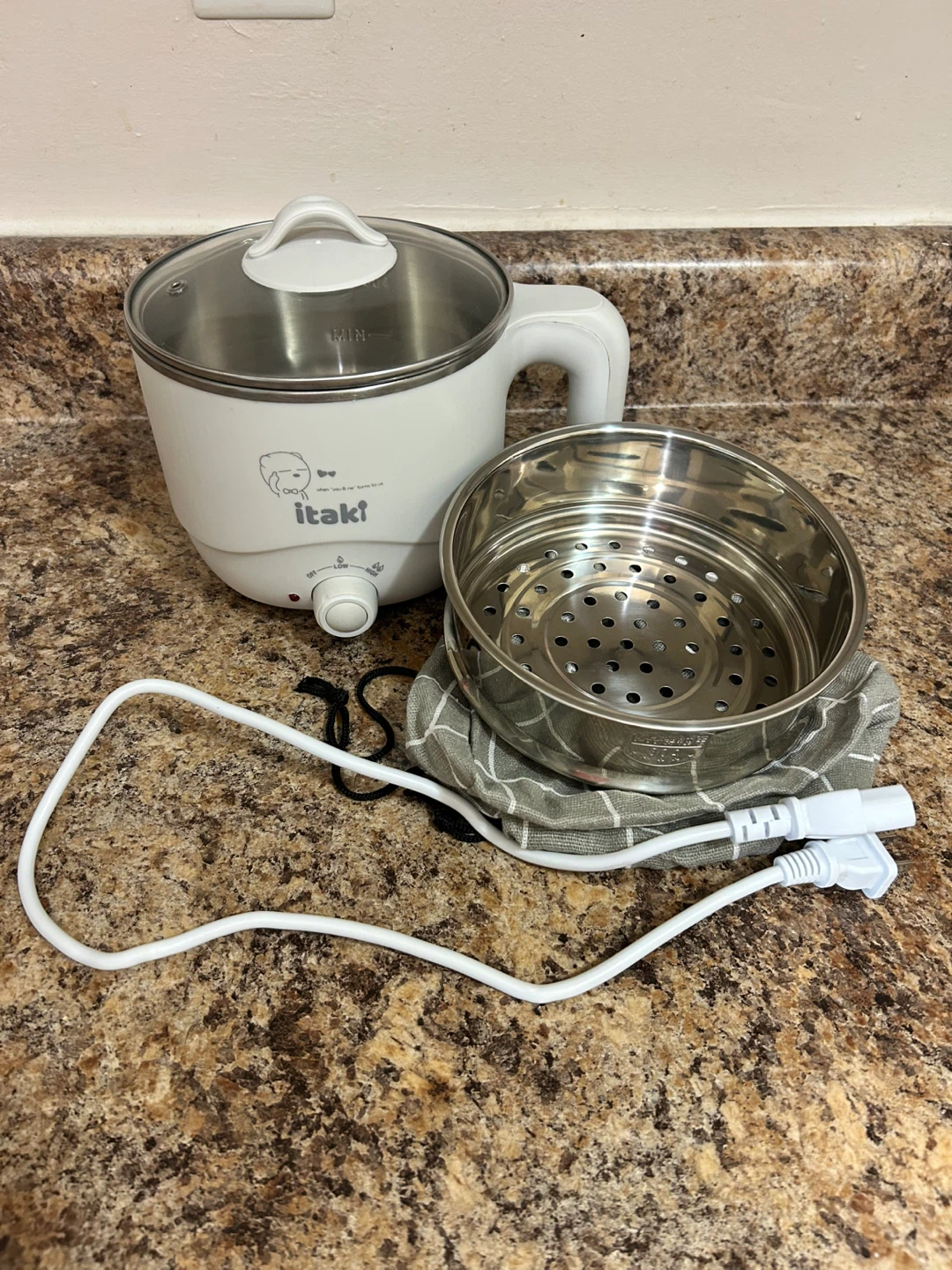 Itaki Shabuki Electric Hot Pot with Steamer Tray – Lightly Used - photo 2