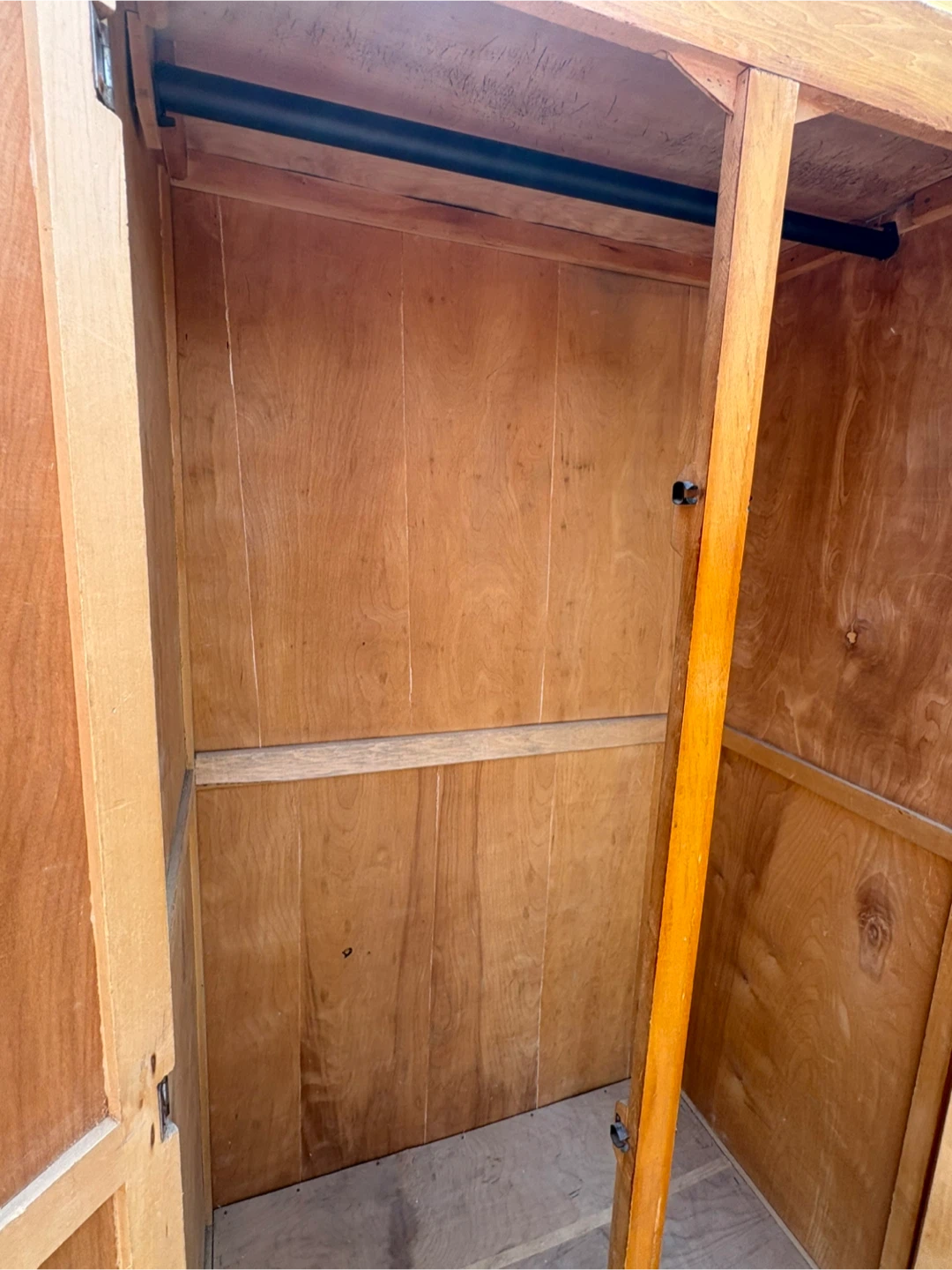 Free delivery antique Wooden Wardrobe with Hanging Rod - photo 4
