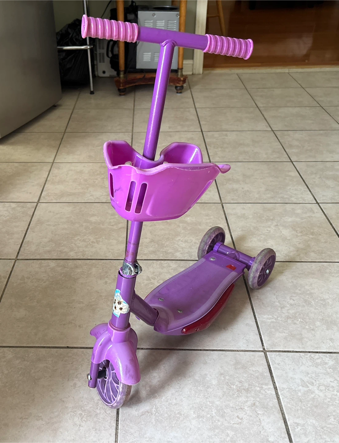 Purple 3-Wheel Kids Scooter (with Lights)
