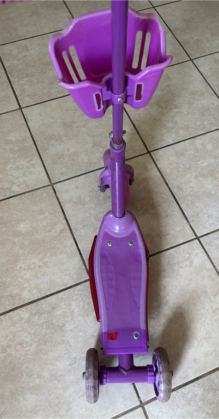 Purple 3-Wheel Kids Scooter (with Lights) - photo 2