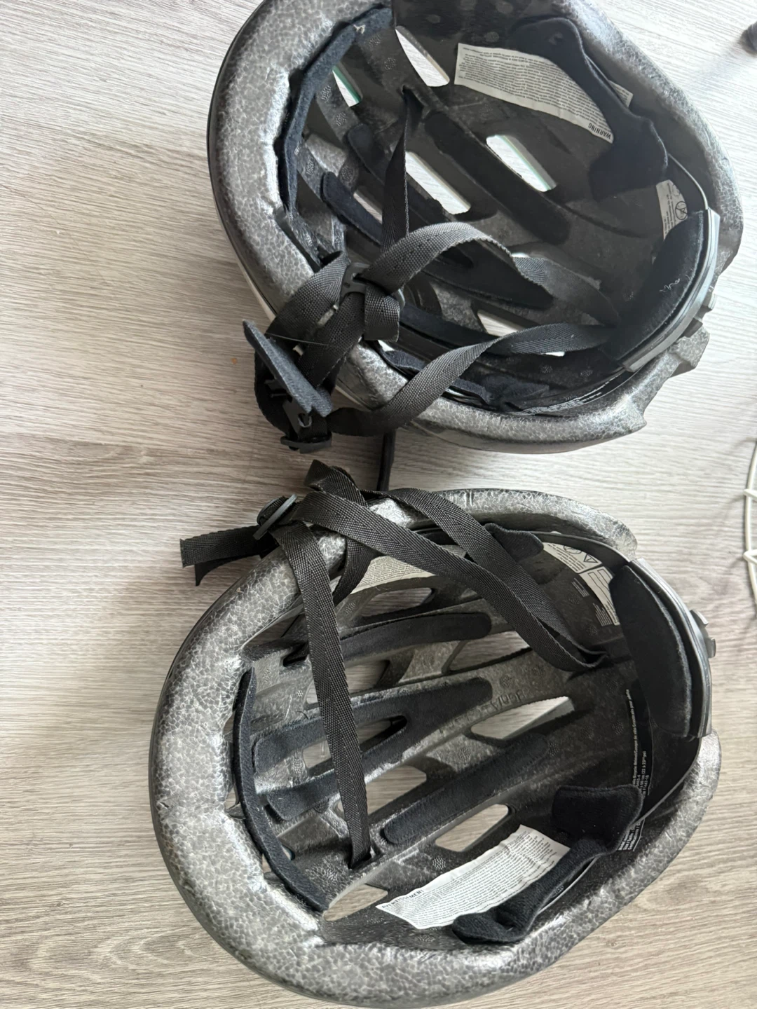 2 Bicycle Helmets - Adult - photo 2