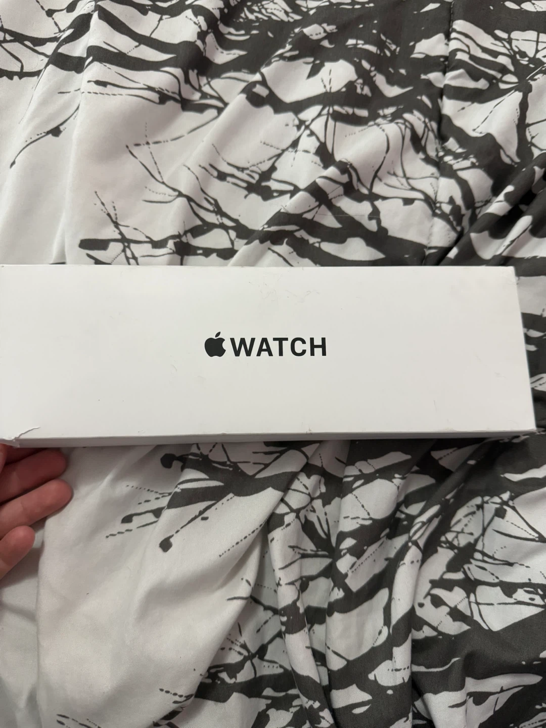 Apple Watch SE (2nd Gen) in Blue Cloud.