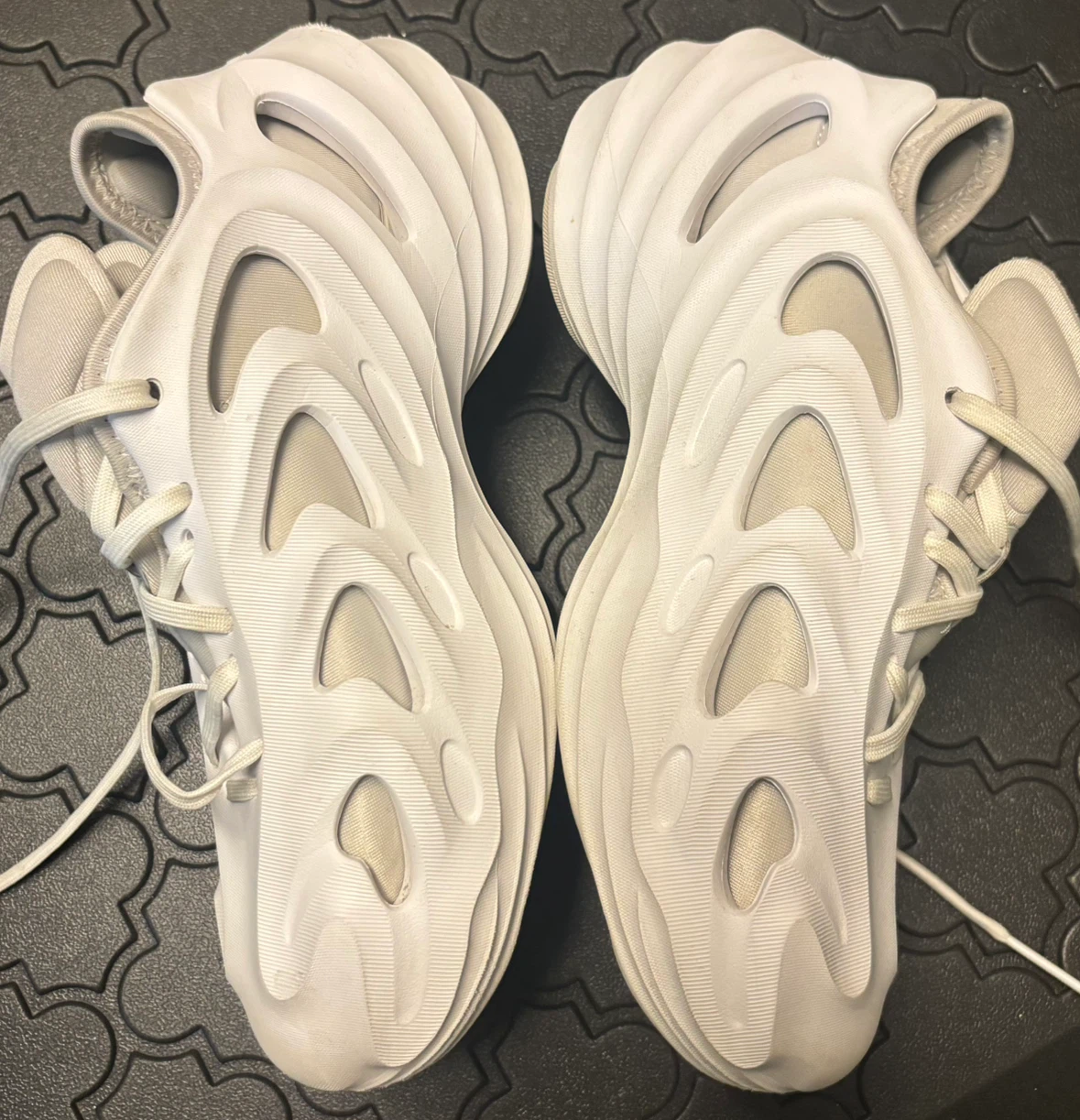Adidas adiFOM Q sneakers in Cloud White Grey - photo 2