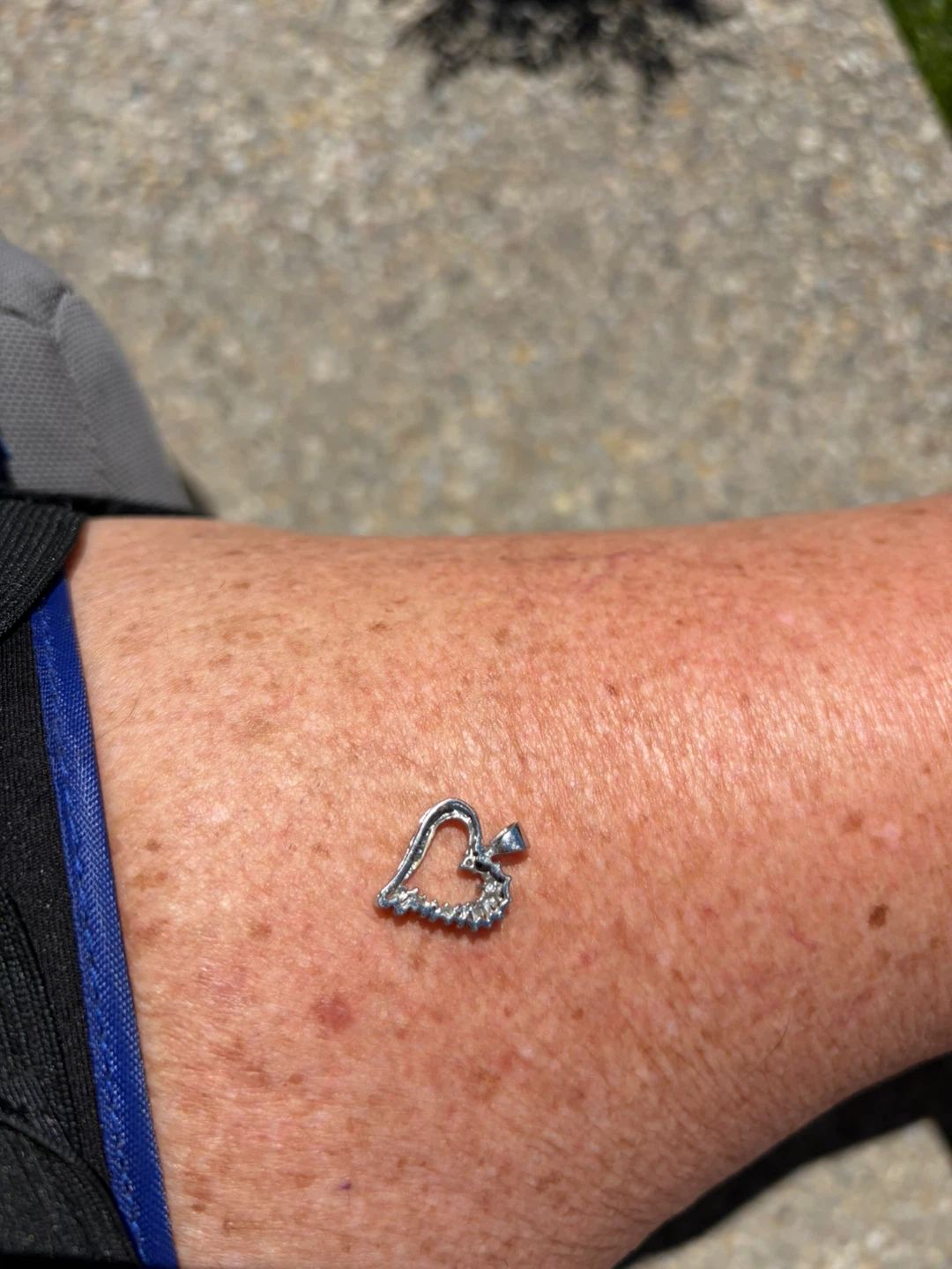 Silver Heart Pendant with Diamonds - photo 2