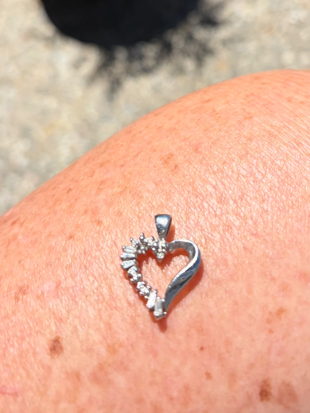 Silver Heart Pendant with Diamonds - photo 3