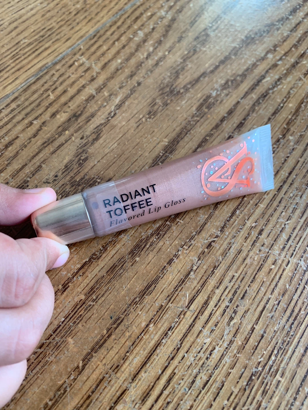 Victoria's Secret Radiant Toffee Flavored Lip Gloss - photo 2