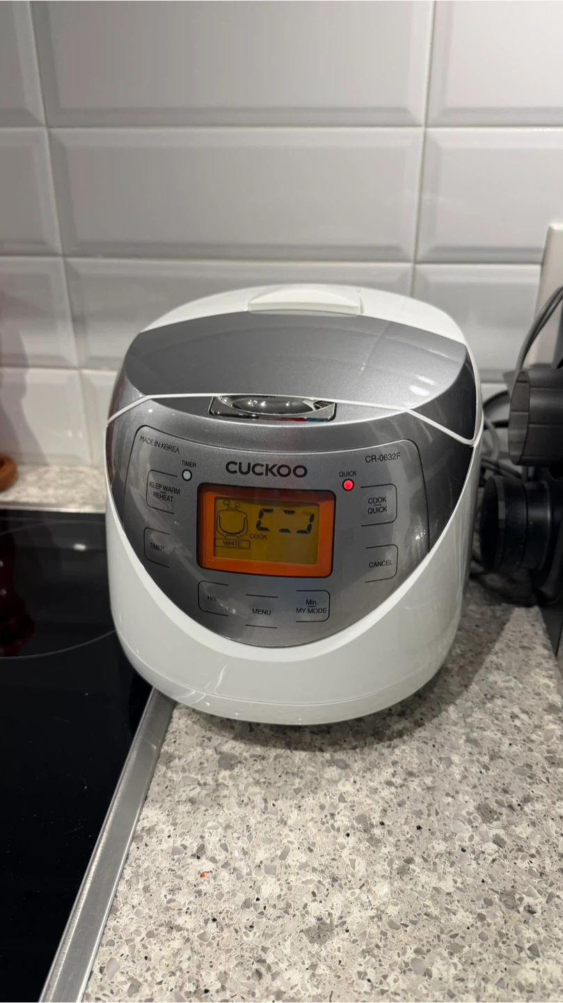 Cuckoo Rice Cooker/Warmer CR-0632F