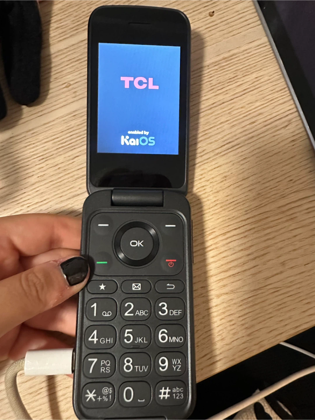TCL Flip Pro (Verizon) 4GB Black (4056SPP) - photo 5