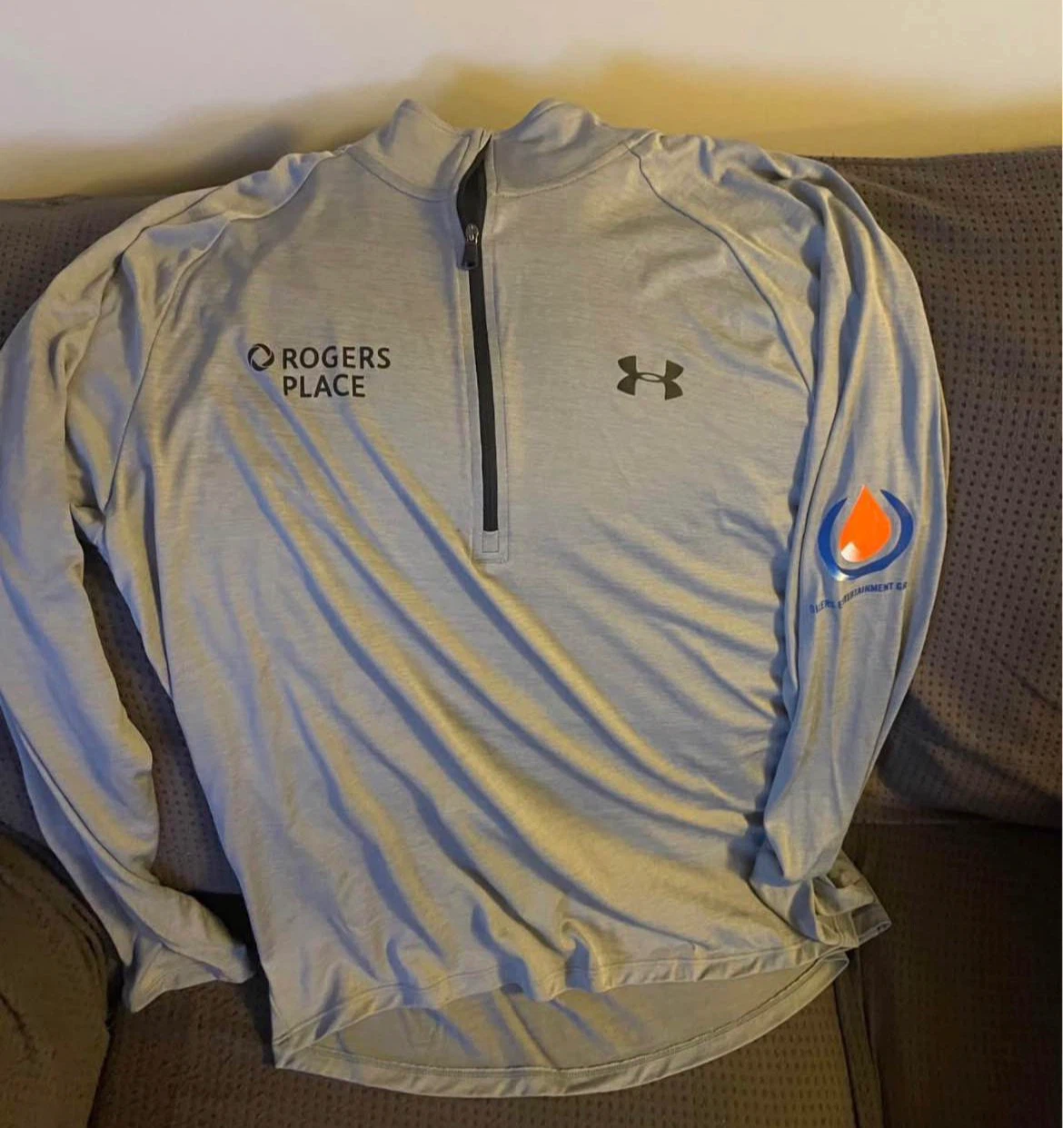 OEG Exclusive staff sweater, size Large