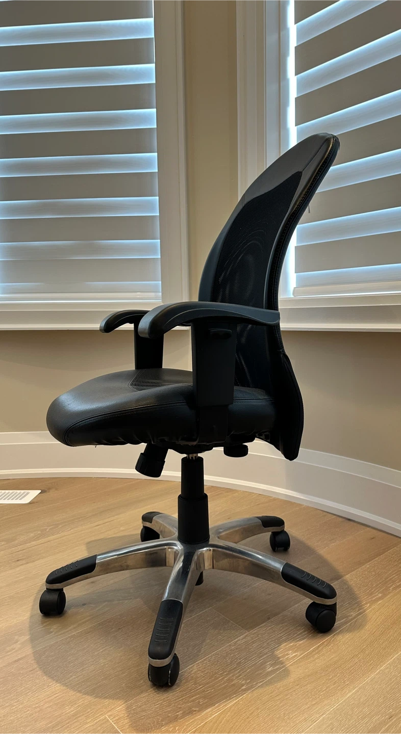 High-Back Mesh Manager’s Chair - photo 2