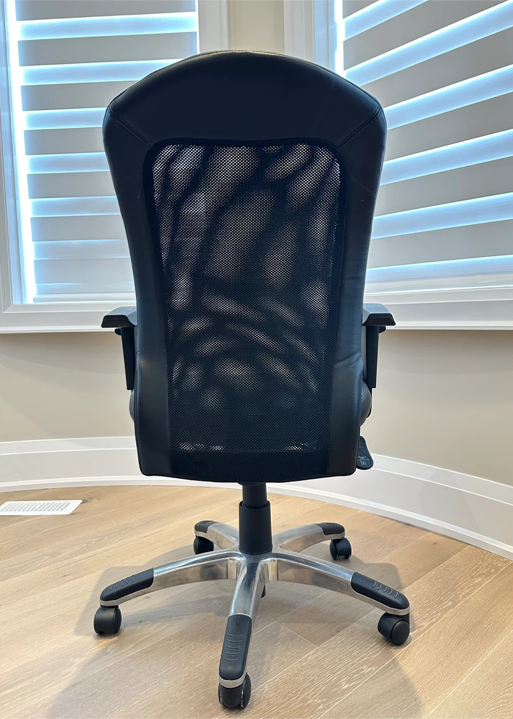 High-Back Mesh Manager’s Chair - photo 3