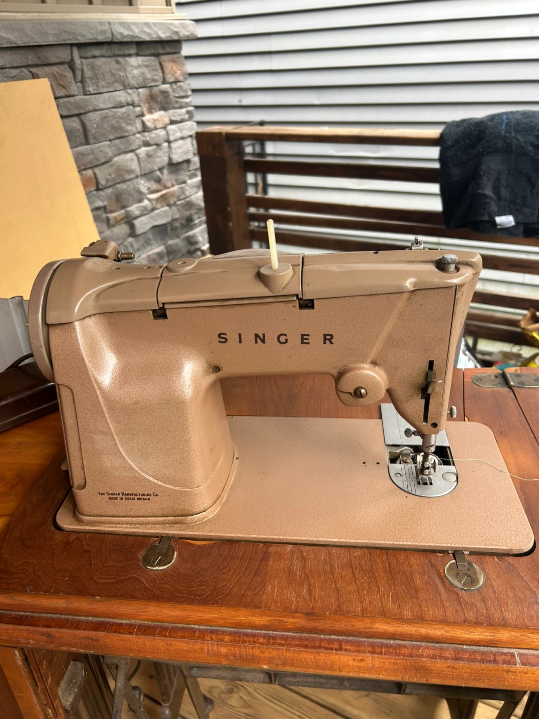 Vintage Singer Sewing Machine - photo 2