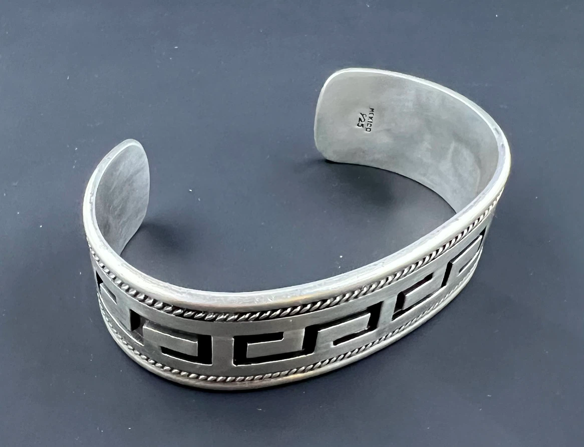 Vintage Mexican .925 Sterling Silver Cuff Bracelet - photo 2