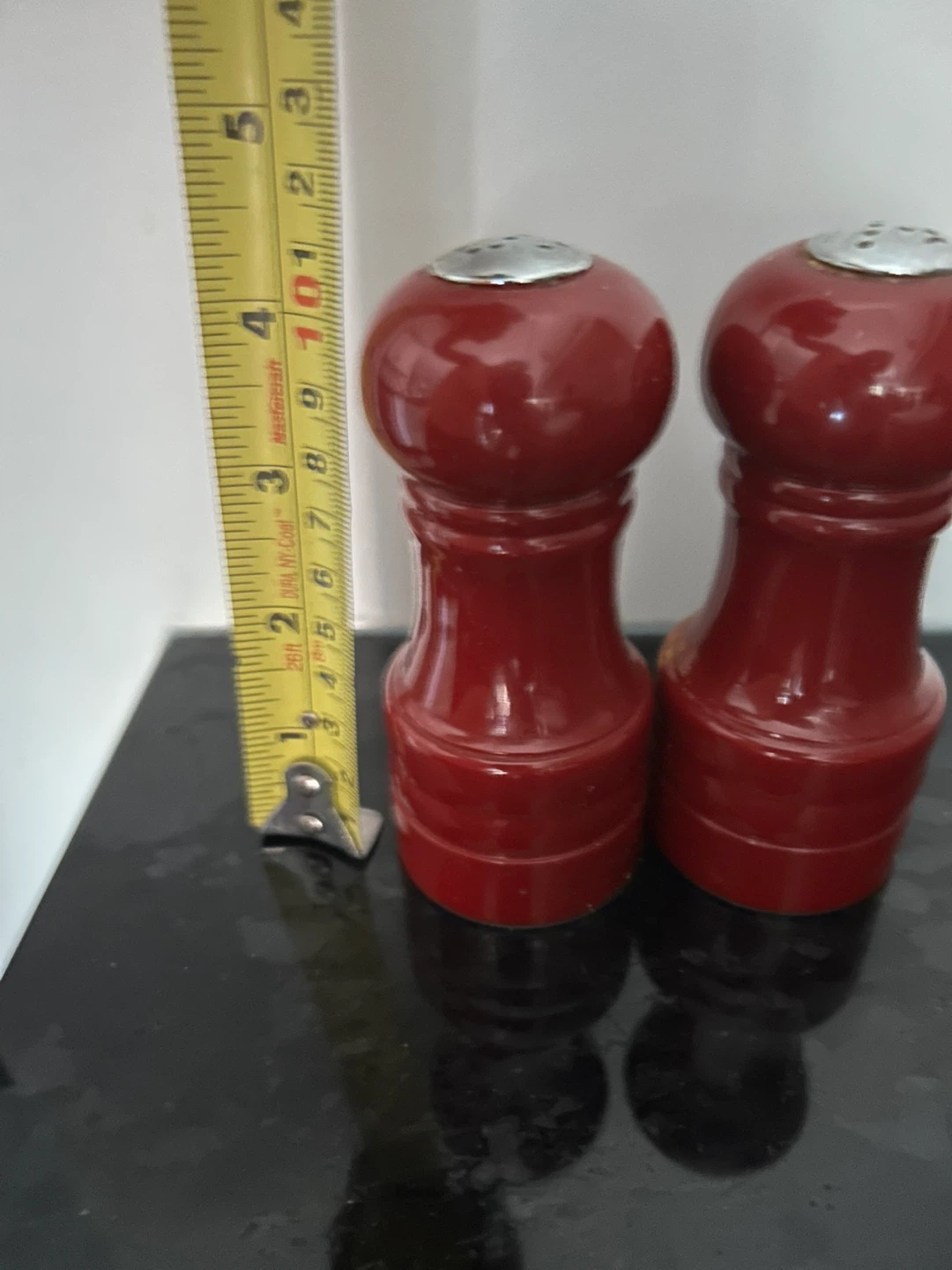 Red Salt and Pepper Shakers Set - photo 3