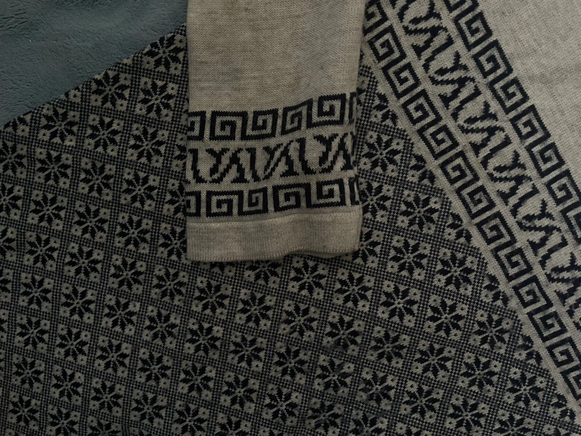 Sweater with Nordic-inspired pattern - photo 5