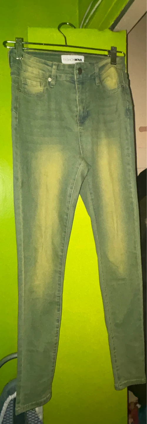 Fashion Nova Green Jeans Size 7