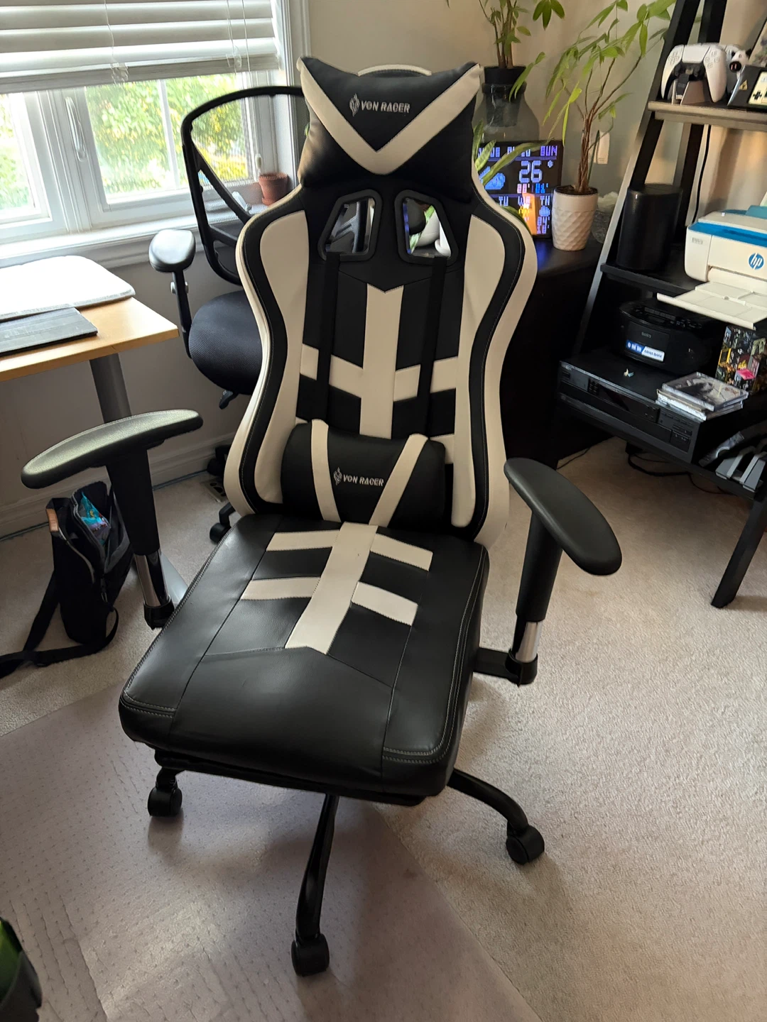 VON RACER Gaming Chair Black and White