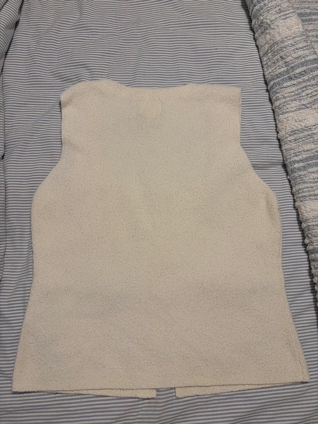 H&M Cream Textured Vest with Gold Buttons - photo 3