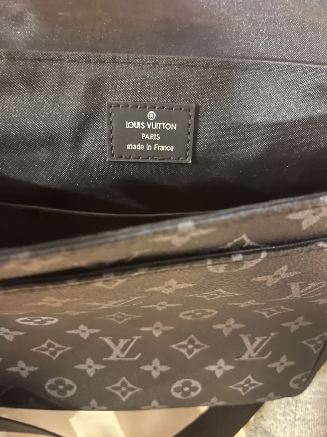 Louis Vuitton Messenger Bag - photo 5