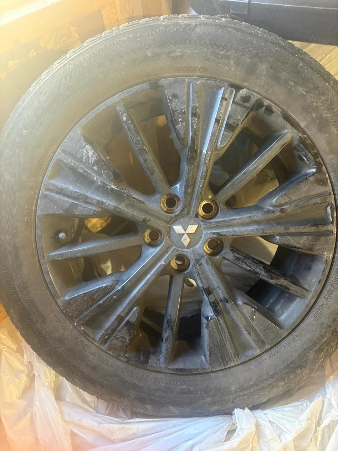 Mitsubishi Alloy Wheel and Tire P225/55R18 - photo 5