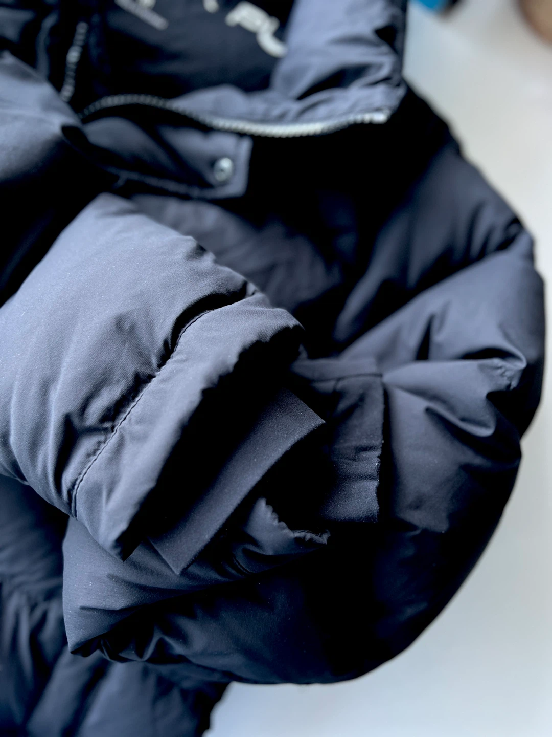 Aritzia Super Puff Puffer Shorty Jacket - photo 5