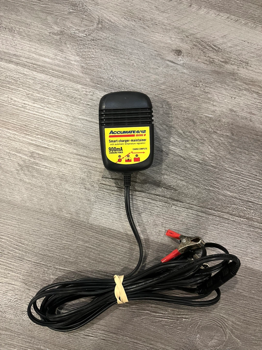 AccuMate 6/12 Battery Maintainer