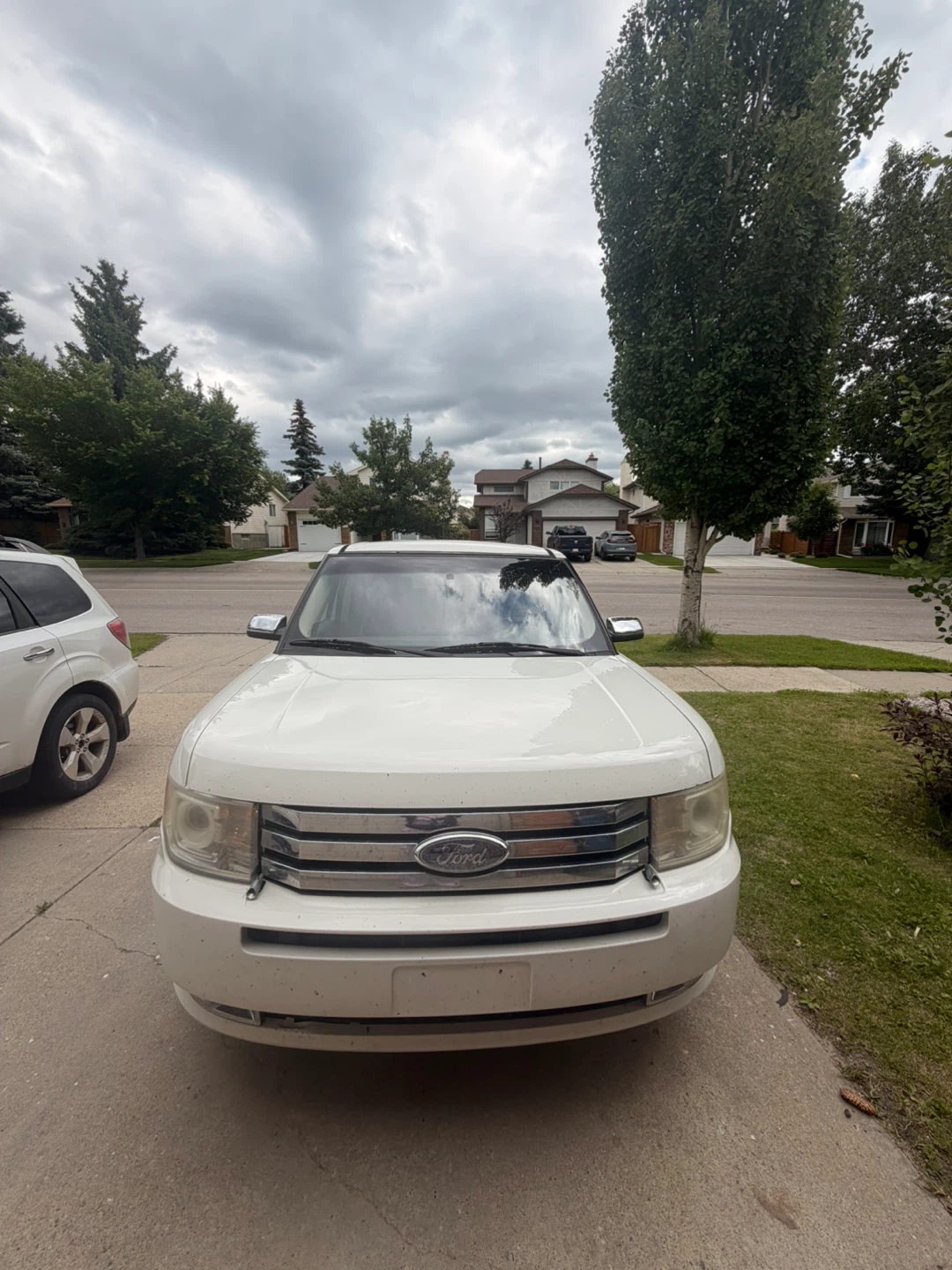 White Ford Flex 2010 SUV