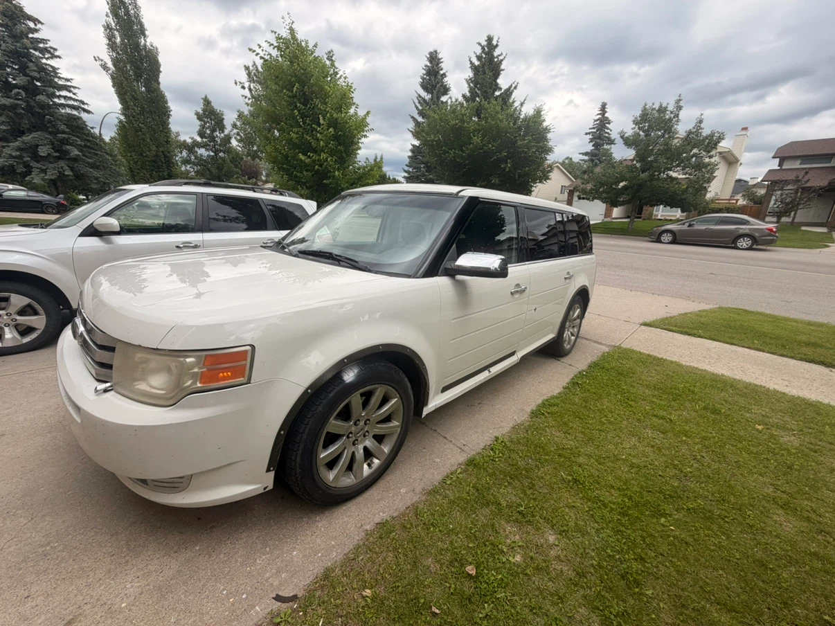 White Ford Flex 2010 SUV - photo 3