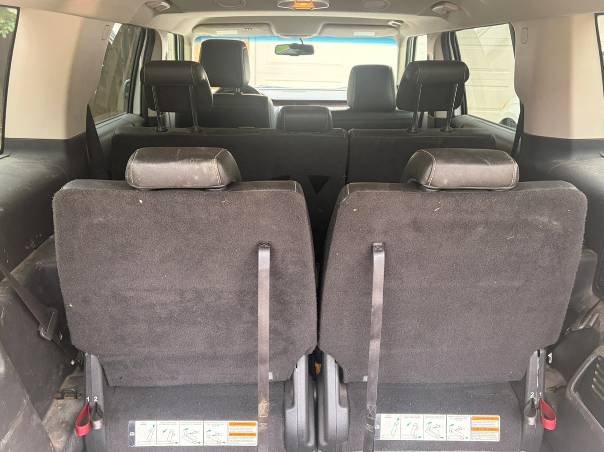 White Ford Flex 2010 SUV - photo 4