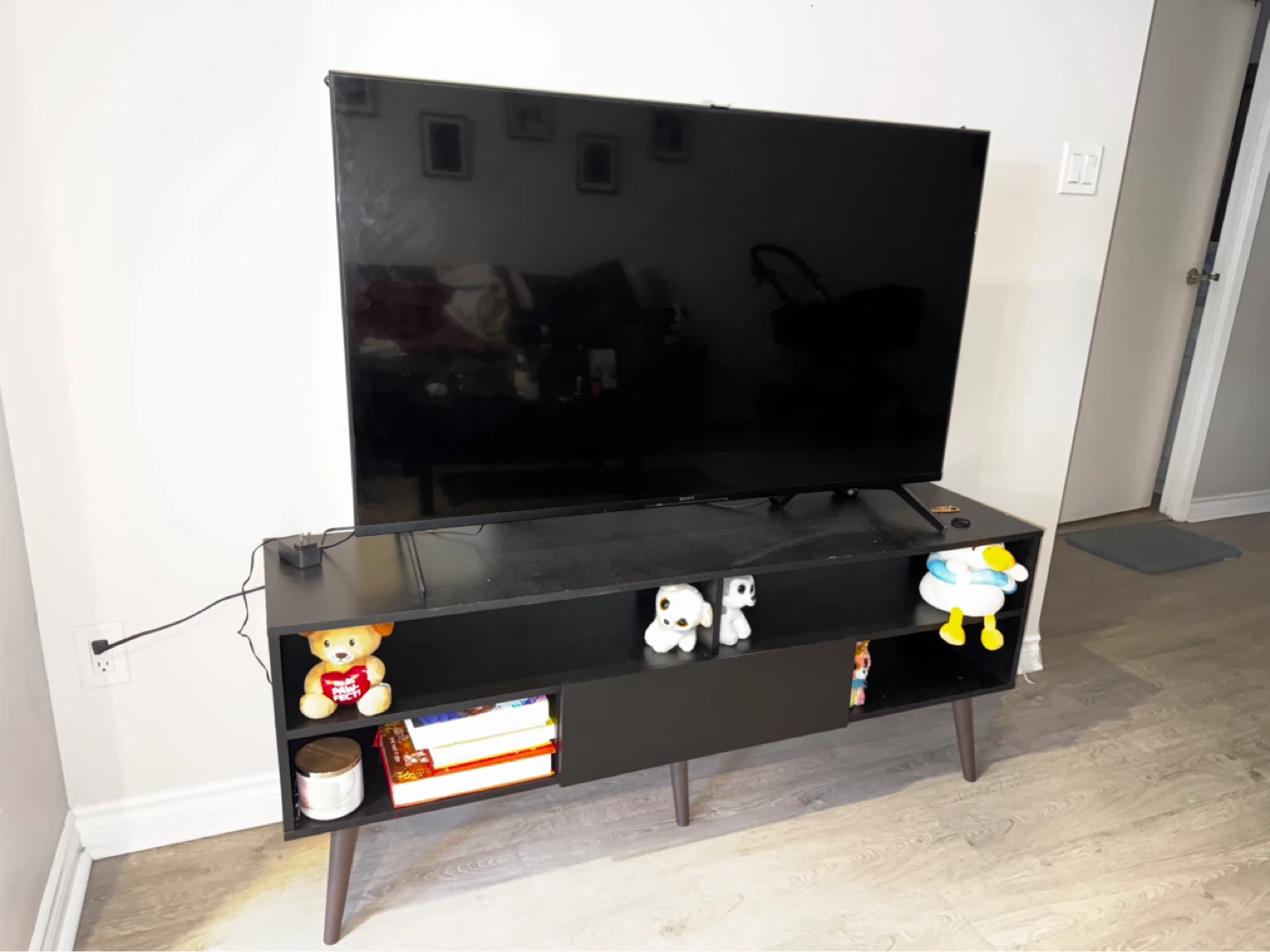Sony 55" 4K Smart TV + TV Stand (Excellent) - photo 4