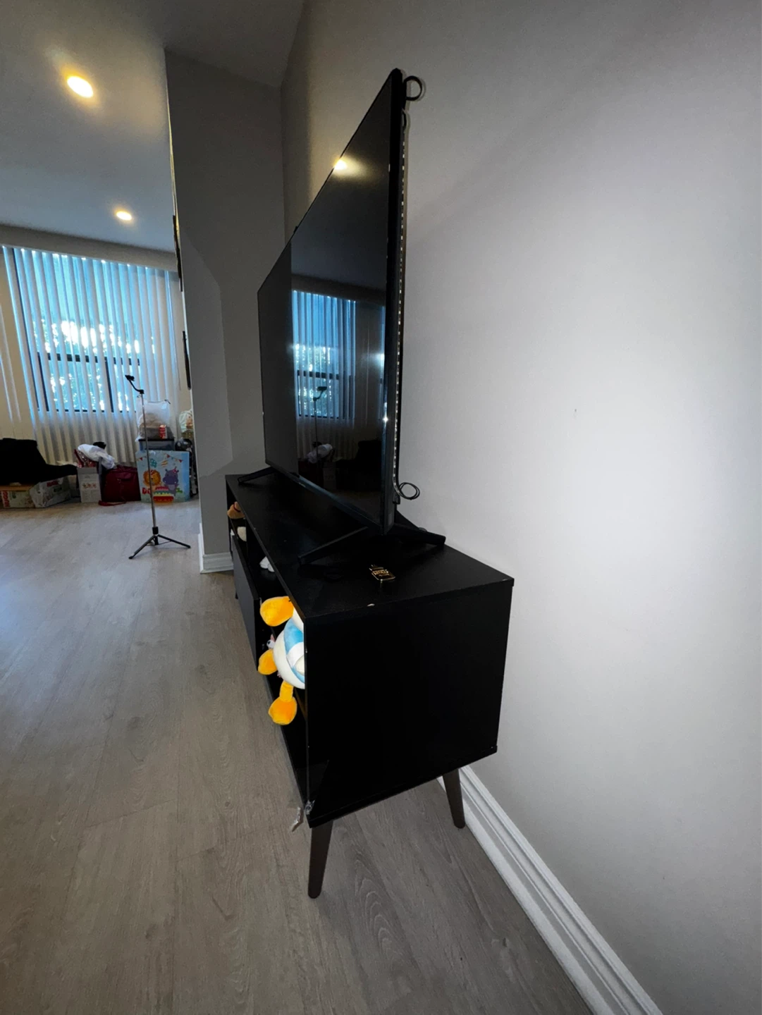 Sony 55" 4K Smart TV + TV Stand (Excellent) - photo 2