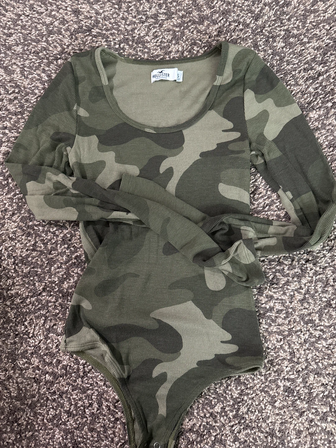 Hollister Camouflage Ribbed Long Sleeve Bodysuit - Size S - photo 2