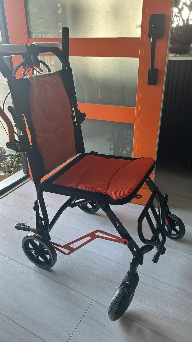 Lightweight Folding Transport Wheelchair