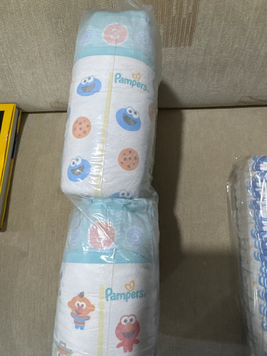 Pampers Diapers Size 3 - photo 2