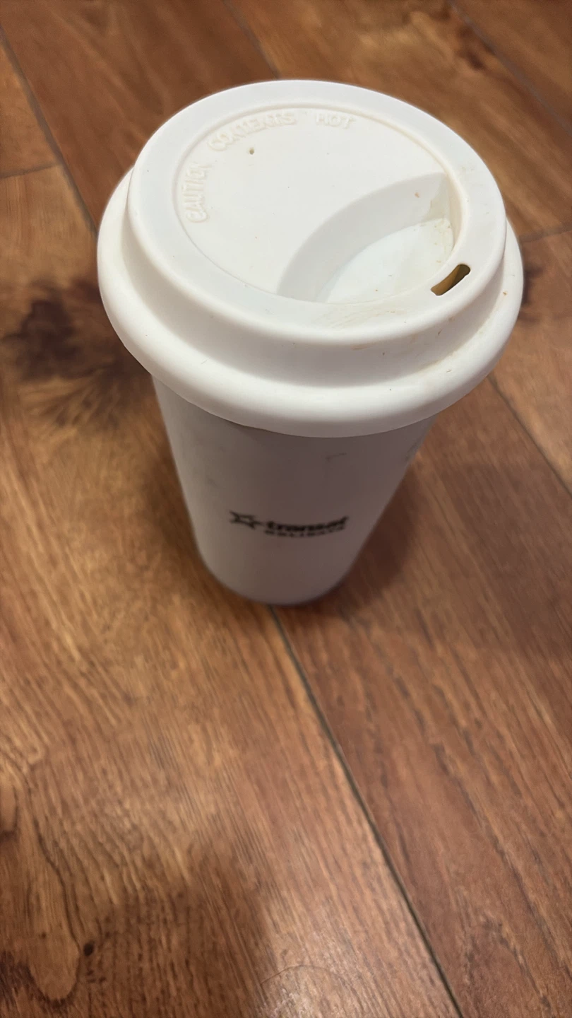 White Ceramic Travel Mug with Lid - photo 3