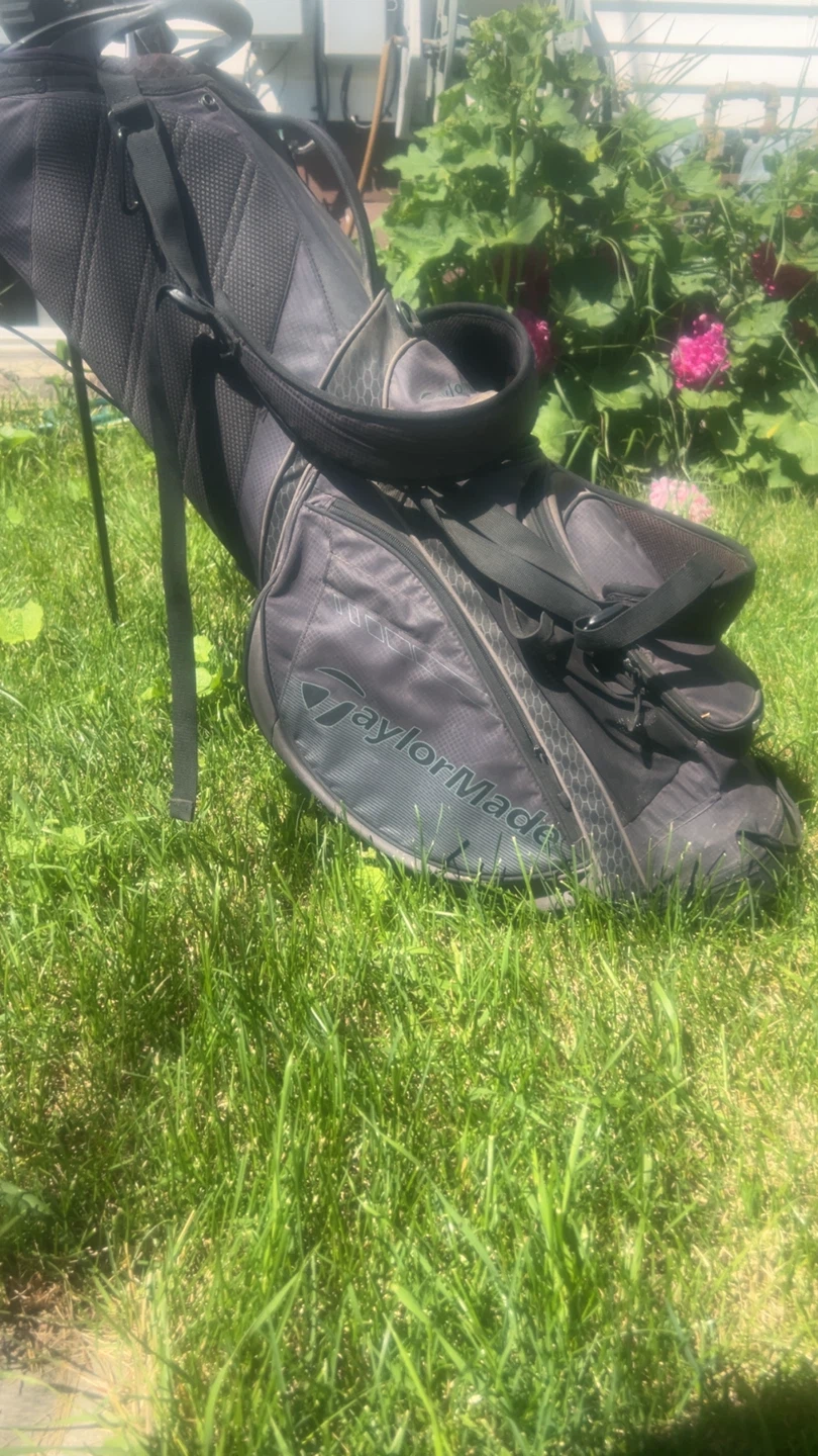 Wilson Driver 10.5° + Asstd Club Set + TaylorMade Golf Bag - photo 5