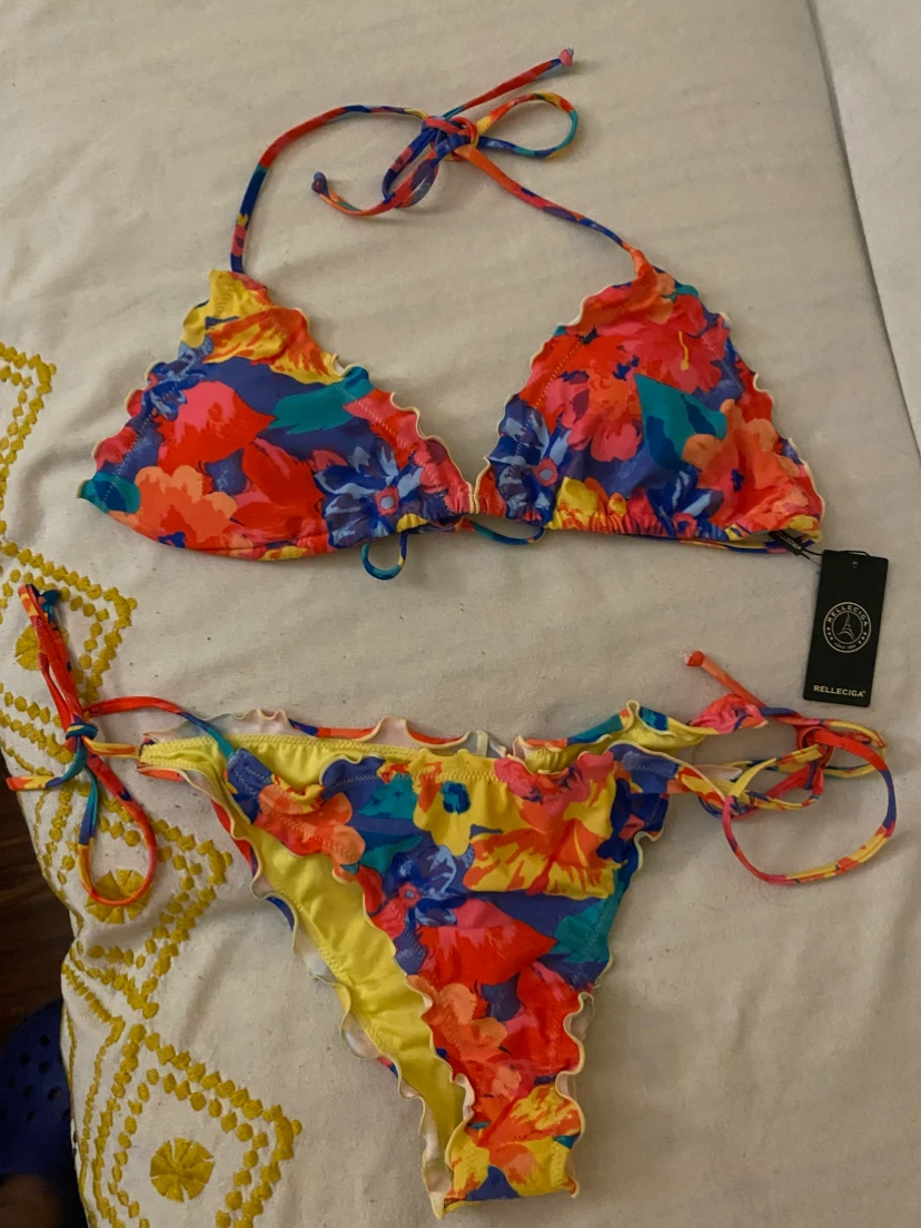 BELLEGIA Bikini Set - Floral - Size L