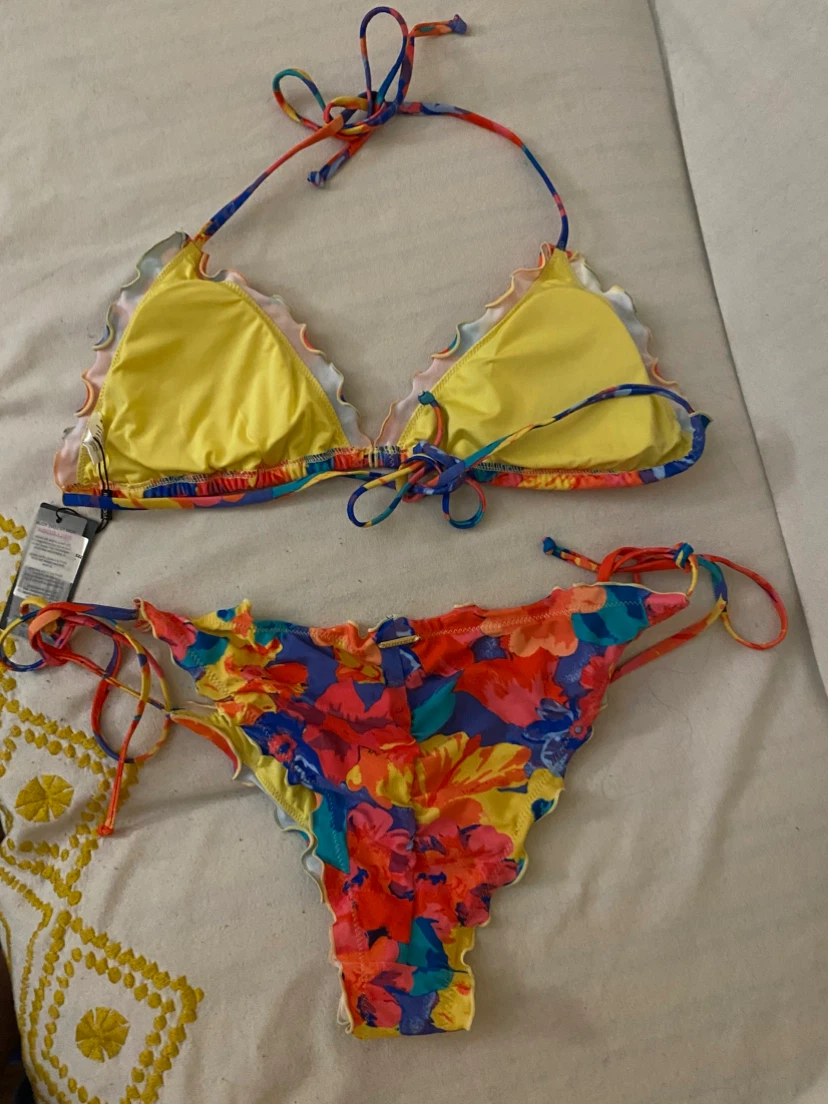 BELLEGIA Bikini Set - Floral - Size L - photo 2