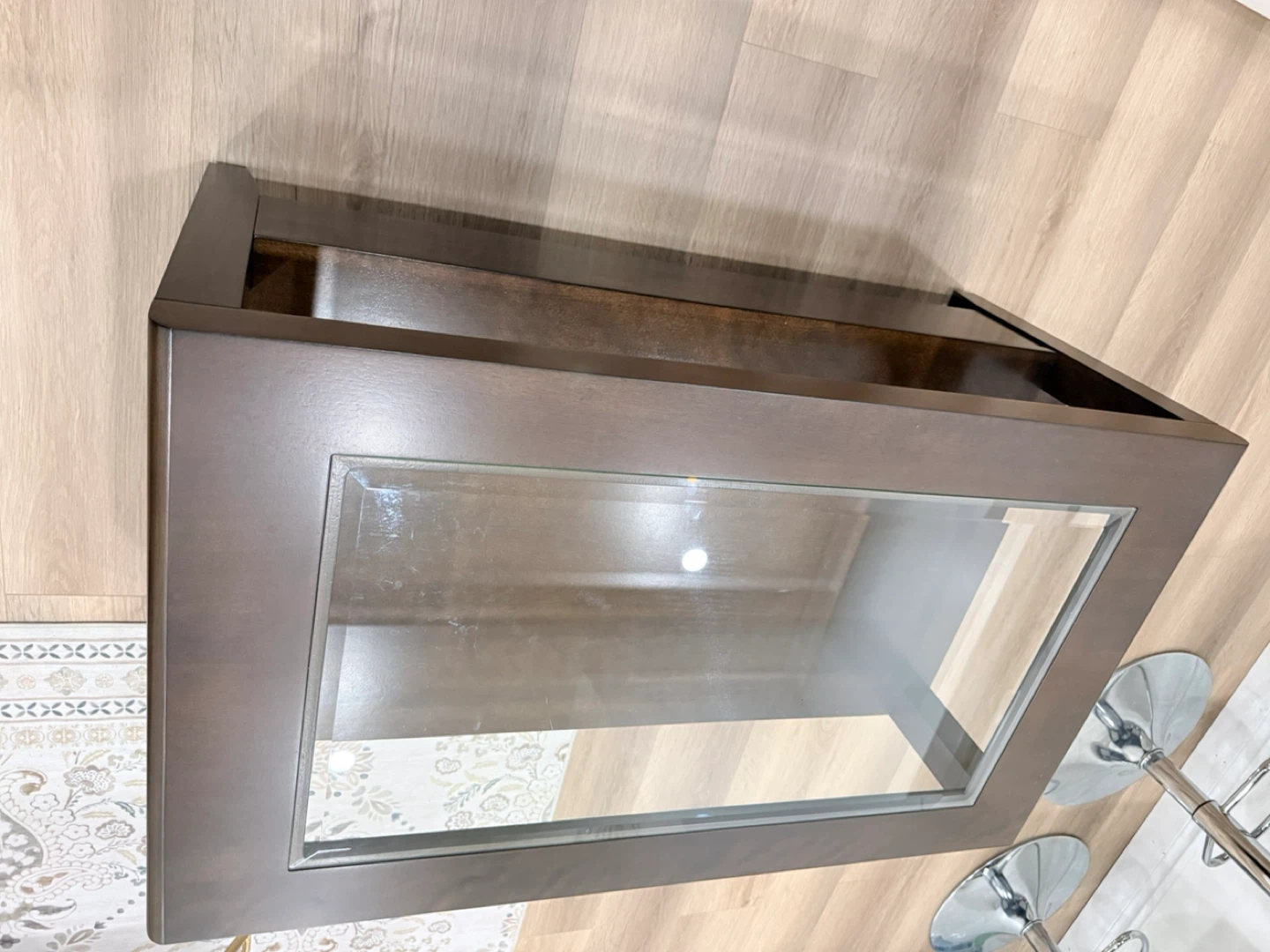 Brown coffee table with glass top and drawers - photo 2